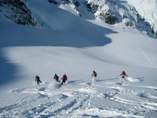 Off-piste skiing in Courmayeur