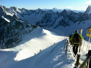 The departure of the Vallée Blanche